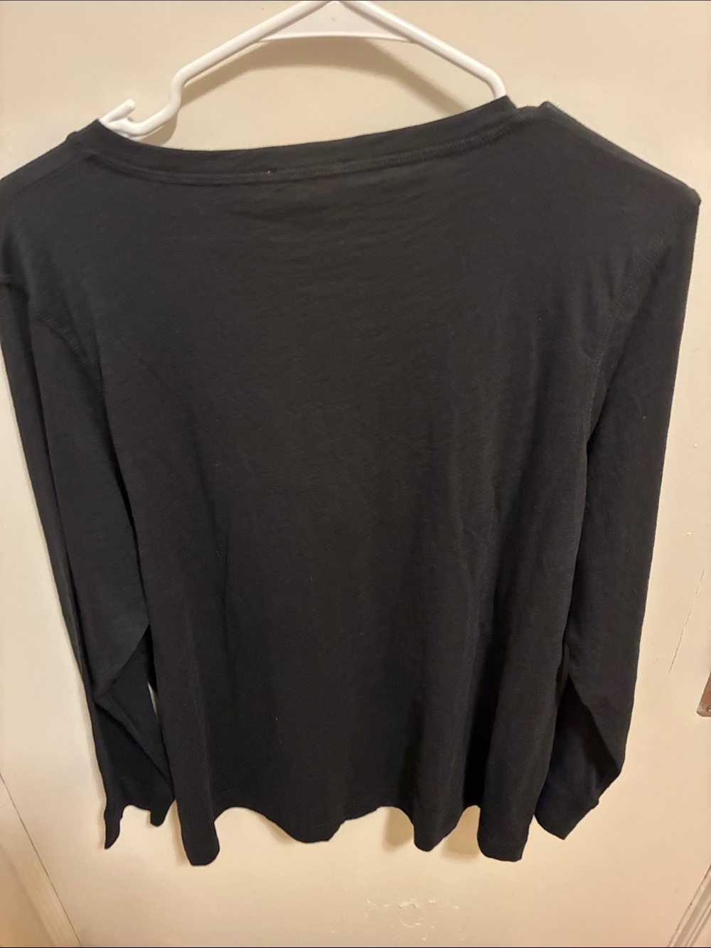 Black Long-Sleeve Star Patch Tee - Picture 3 of 3